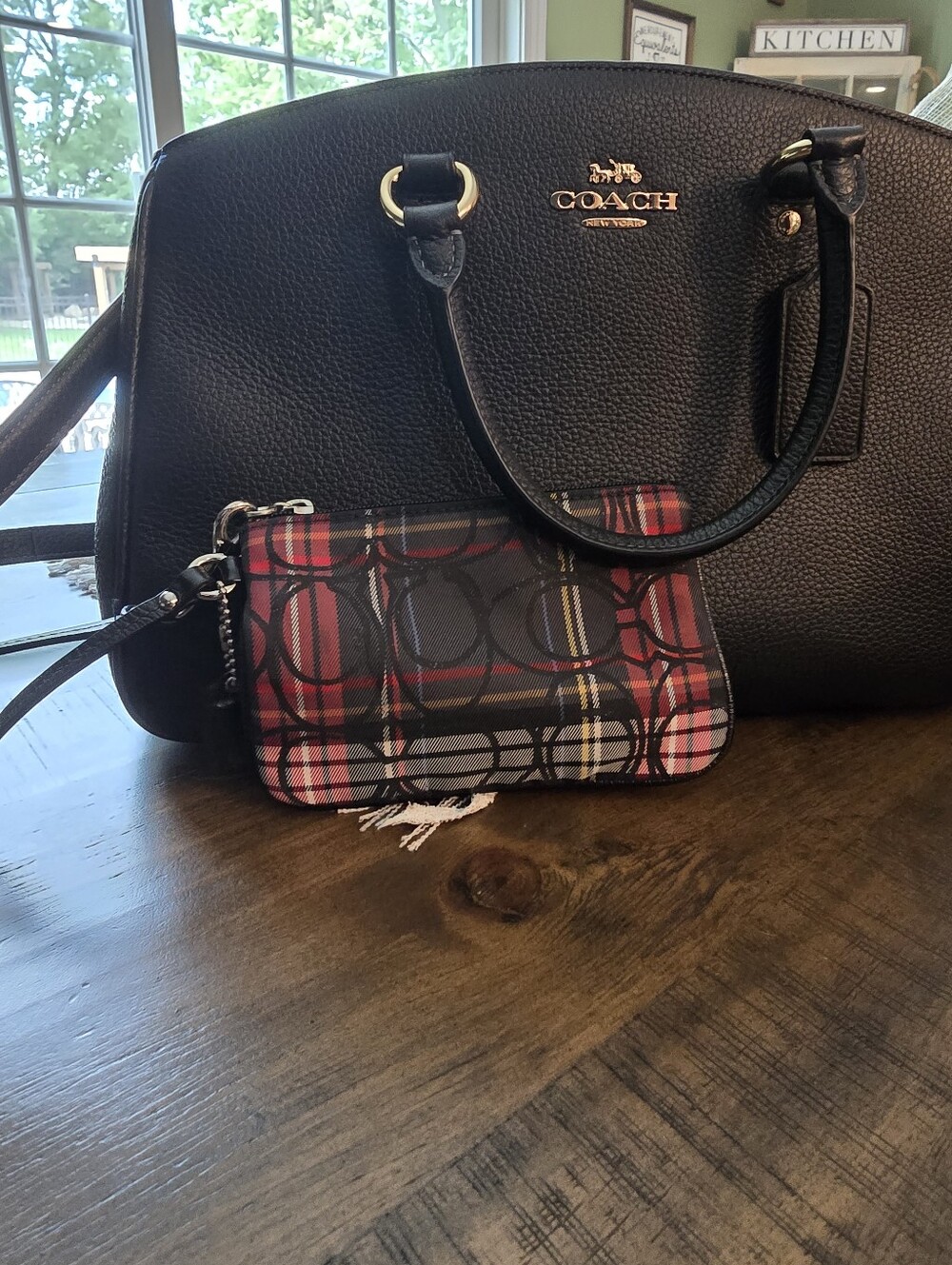 🔥 Coach Black Pebbled Leather Satchel With Wristlit.